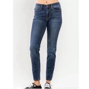 Judy Blue Jeans 15/32 short inseam ‎ Relaxed Fit High Rise Stretch Denim NWT